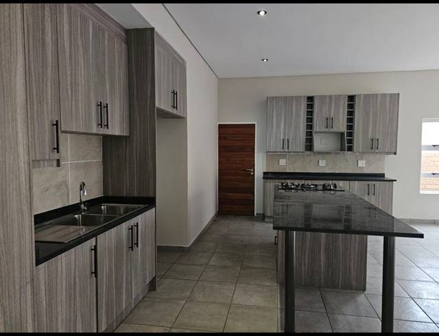 3 BEDROOM HOUSE FOR SALE IN RIVERSPRAY LIFESTYLE ESTATE